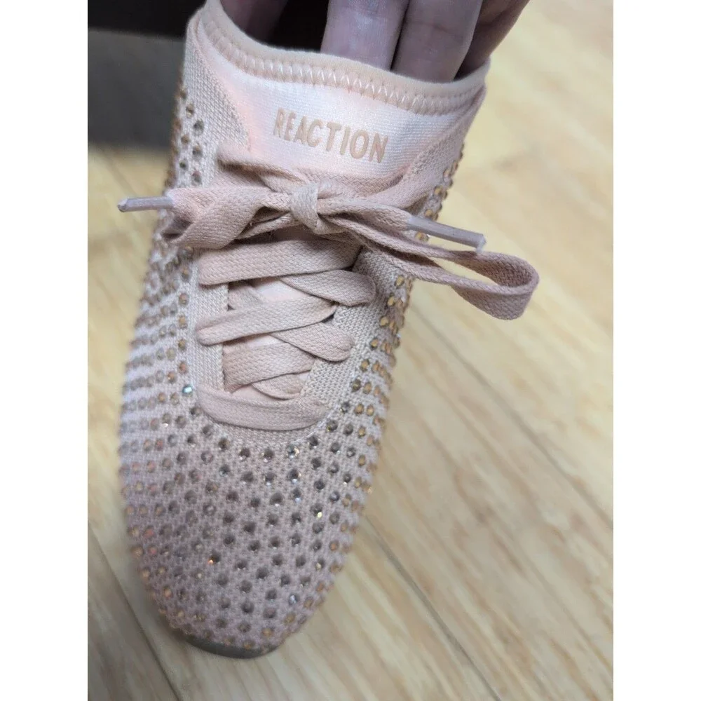 NIB Kenneth Cole Reaction Cameron Jewel Lace Up Sneakers Peach Size 5.5